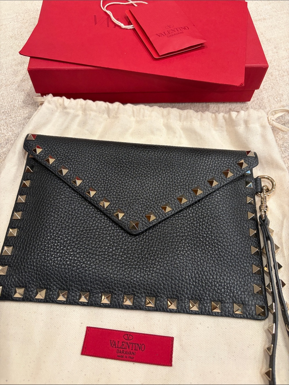 Valentino Garavani Black Pebbled/Grainy Calfskin Leather Wristlet / Clutch - Picture 1 of 13